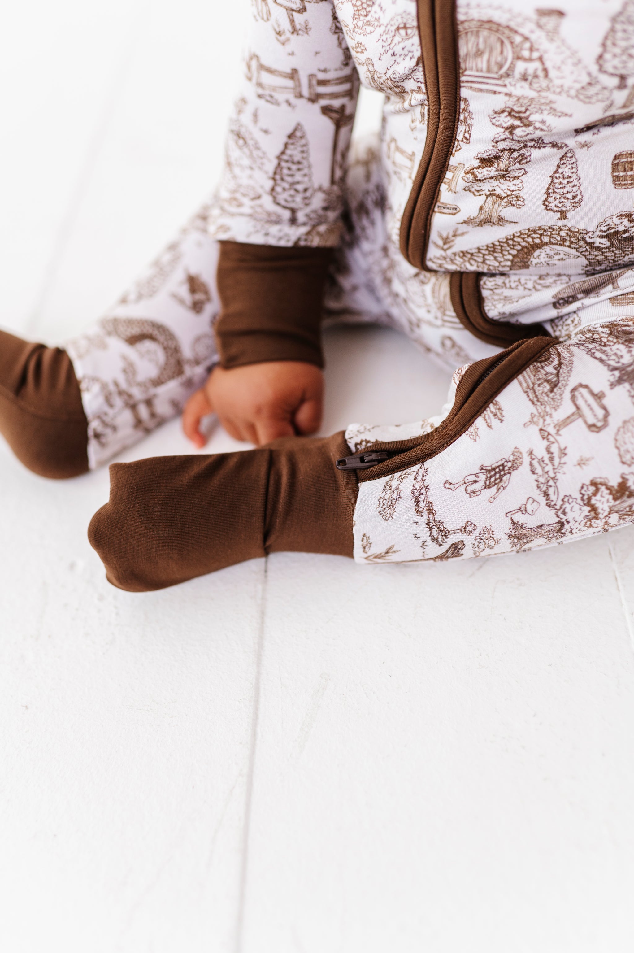 The Lord of the Rings™ Hobbiton™ Toile Zip Romper
