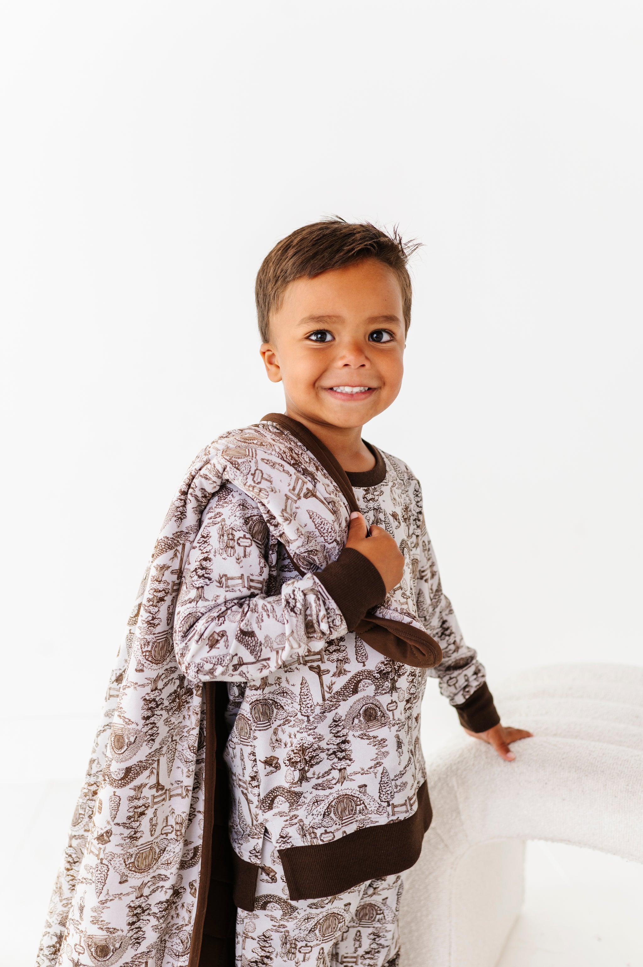 The Lord of the Rings™ Hobbiton™ Toile Quilted Oversized Blanket