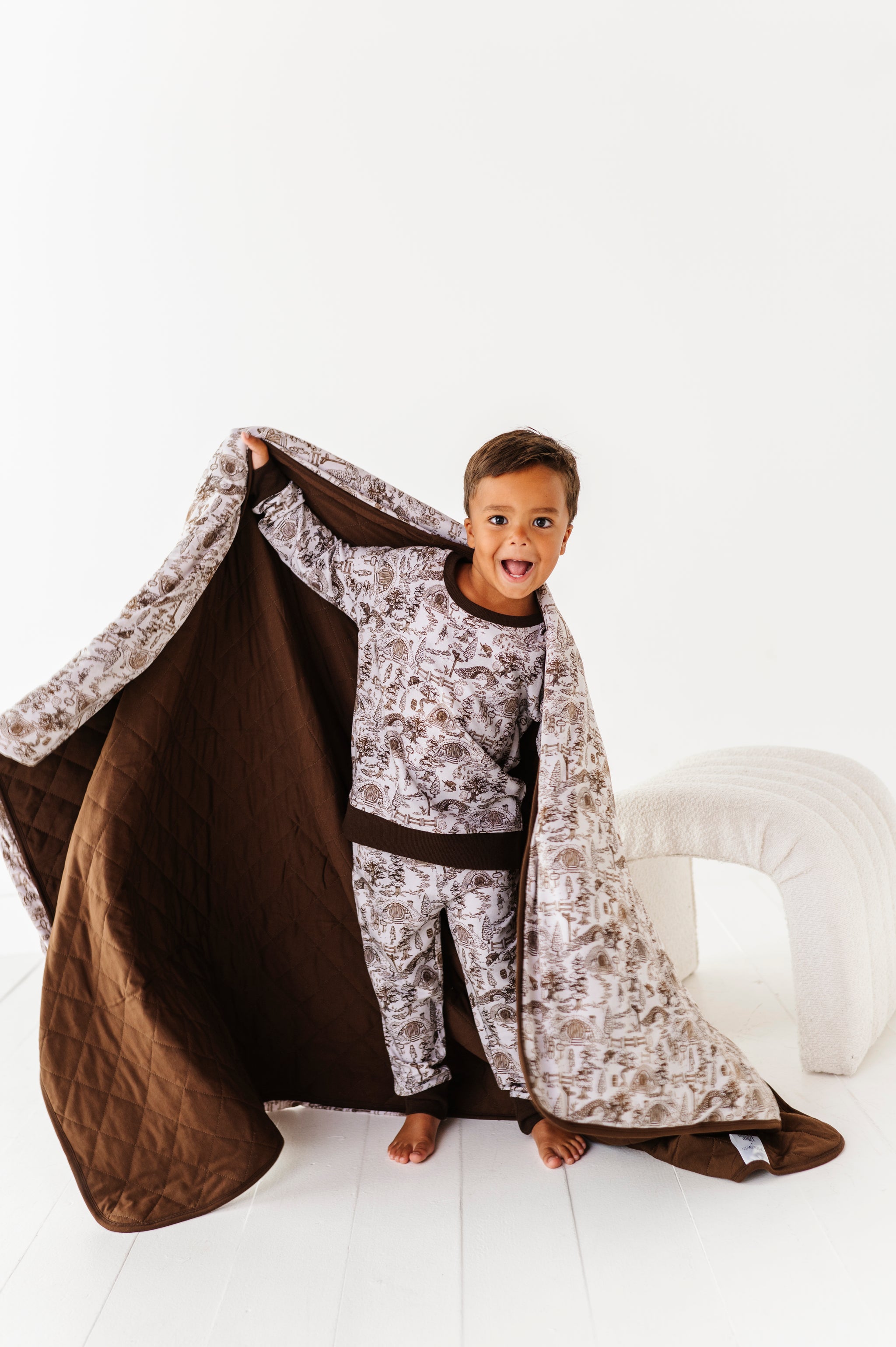 The Lord of the Rings™ Hobbiton™ Toile Quilted Oversized Blanket