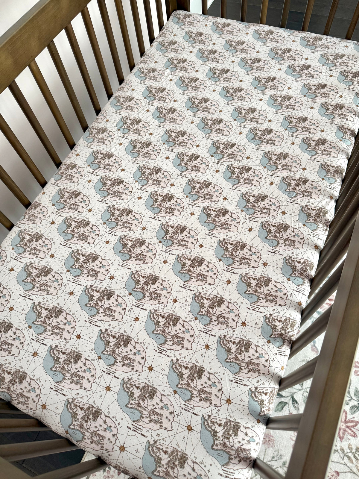The Lord of the Rings™ Tiny Map Crib Sheet