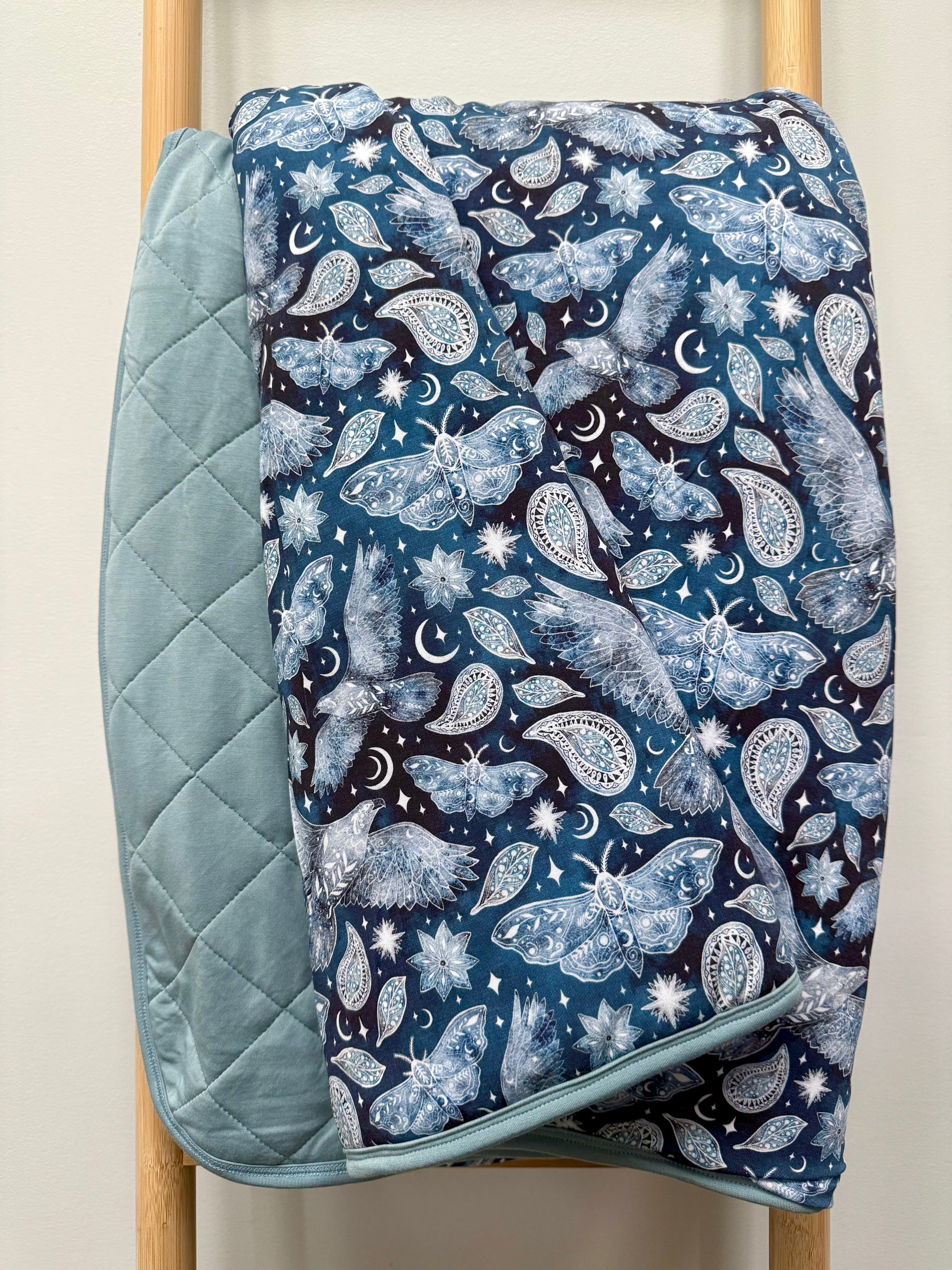 The Lord of the Rings™ Great Eagles Quilted Oversized Blanket
