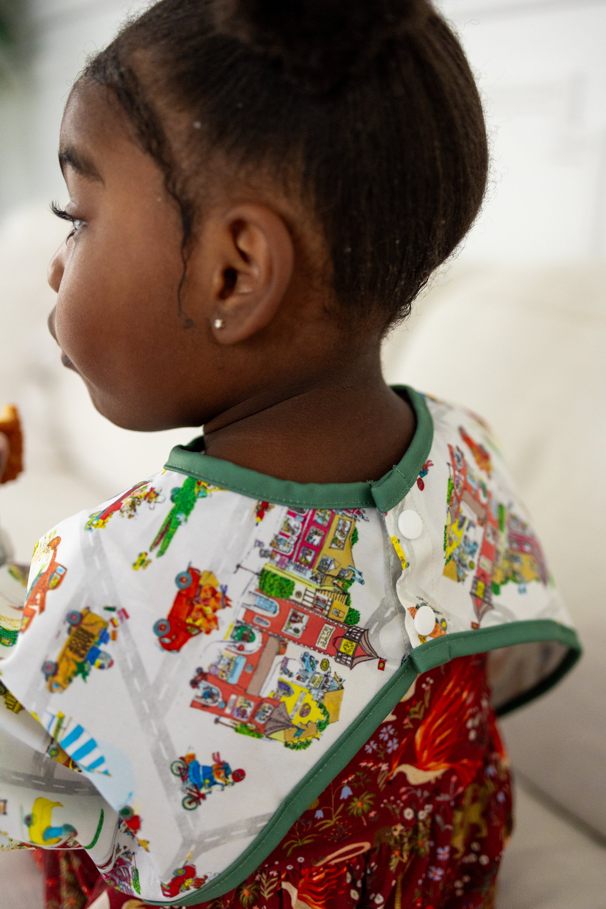 Richard Scarry's Busyworld™ Long Sleeve Recycled Plastic Smock Bib