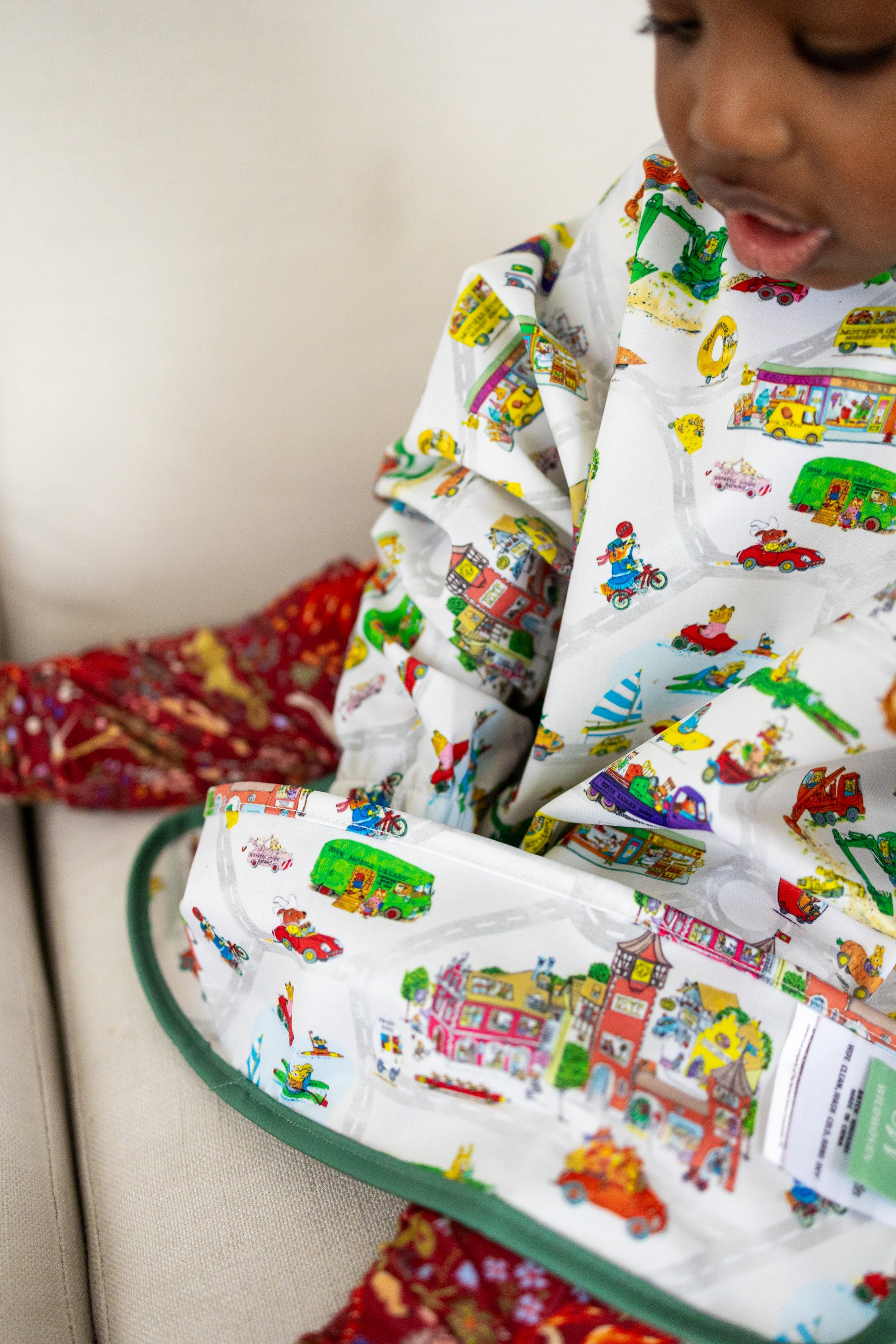 Richard Scarry's Busyworld™ Long Sleeve Recycled Plastic Smock Bib