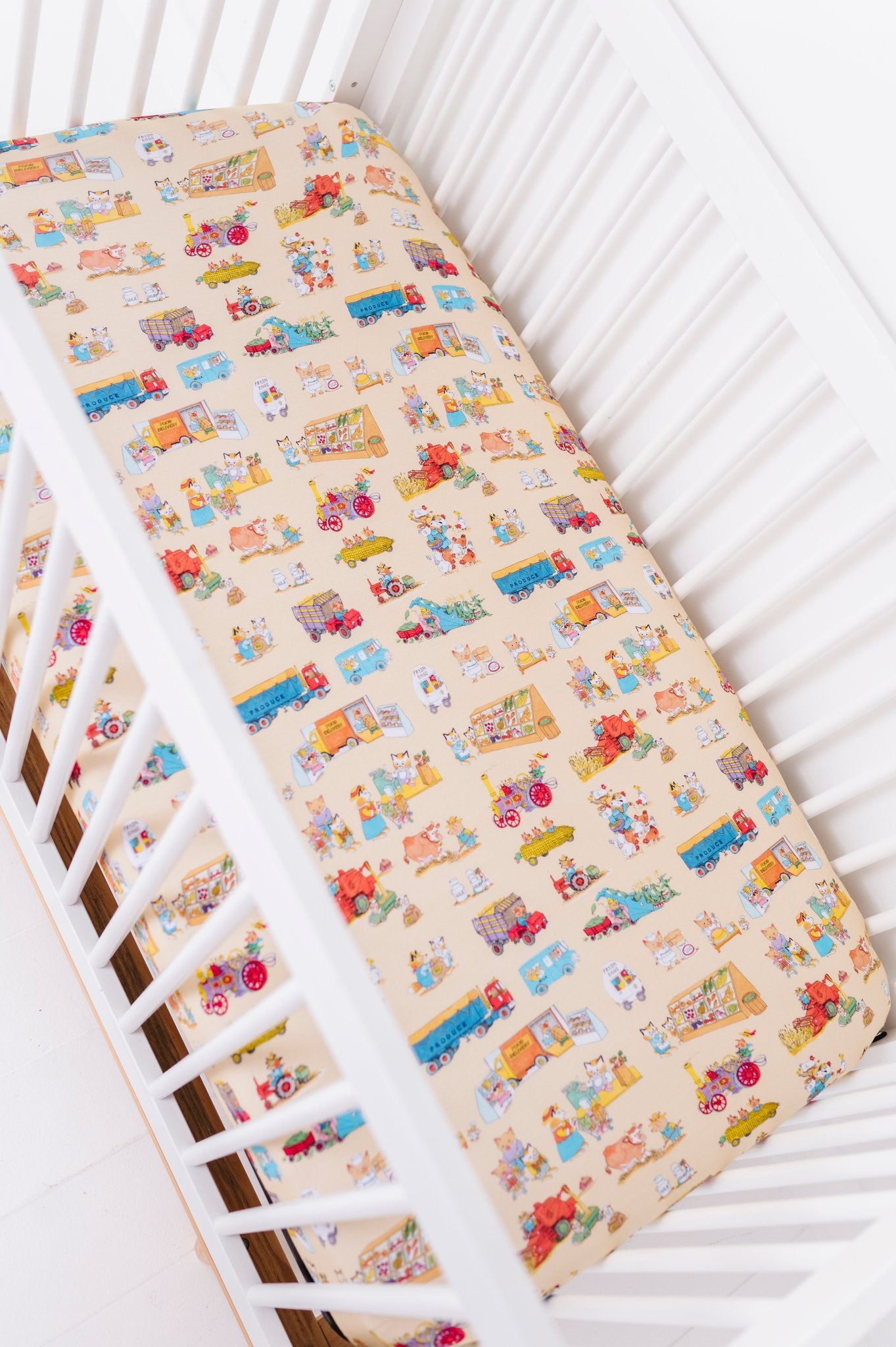 busytown market day crib sheet 2